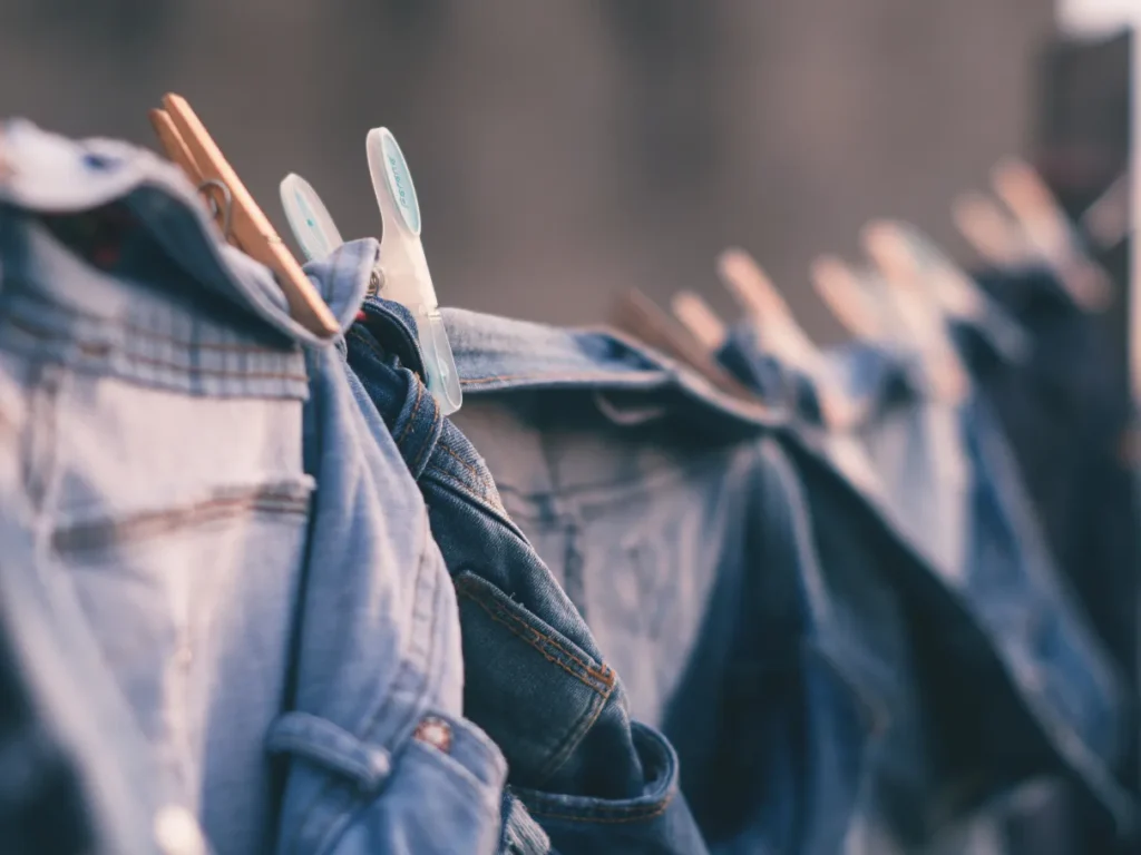 Dicas-Para-Durabilidade-2-1024x768 Lavar o Jeans: O Guia Completo para Aumentar a Durabilidade da Sua Peça Favorita