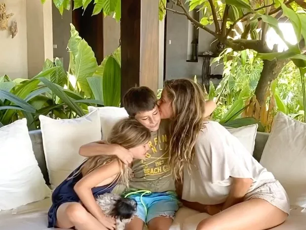 Gisele-Bundchen-dieta-filhos-1 Gisele Bündchen Revela 'Arma Secreta' na Dieta dos Filhos: Um "Sorvete" Saudável!