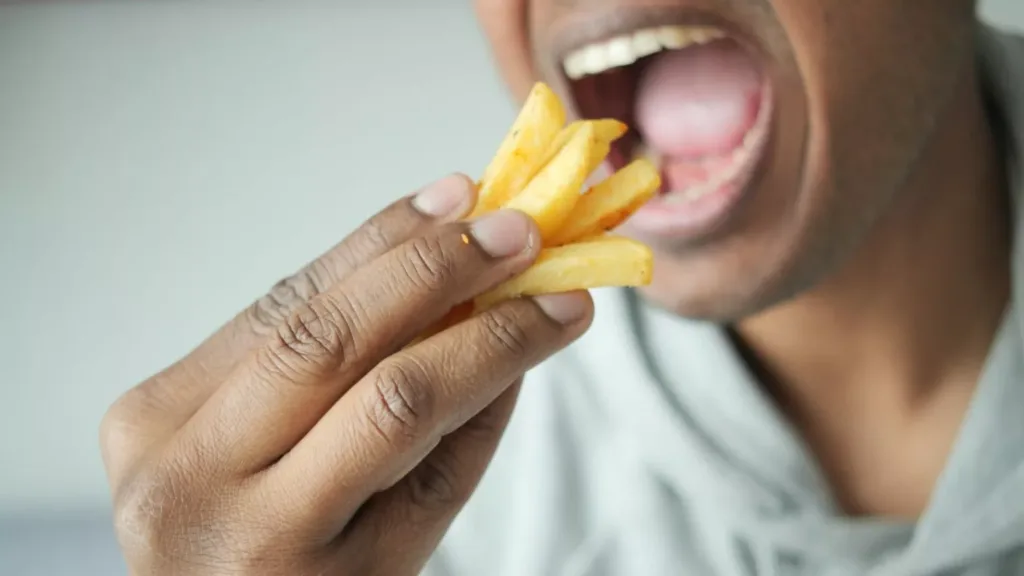 Batata-frita-diabetes-1-1024x576 Batata Frita Aumenta Risco de Diabetes em 27%, Revela Estudo de Harvard: Por que o Modo de Preparo é o Grande Vilão?