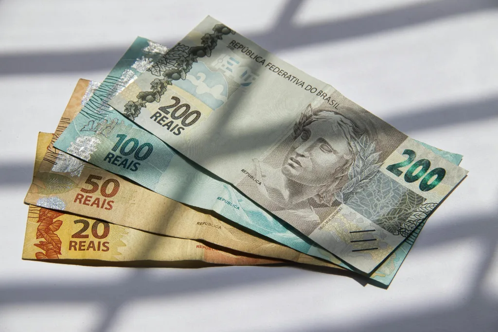 pexels-ivo-brasil-335441-6310123-1024x683 Concurso INSS 2026: A Oportunidade que Você Esperava e o Atalho Tecnológico para a Aprovação